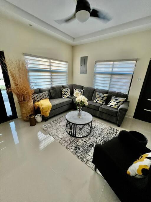 Villa La Rosa With Spectacular View Of โอโชรีโอส ภายนอก รูปภาพ