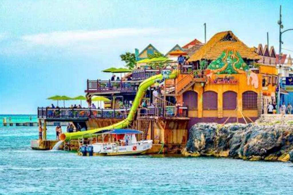Villa La Rosa With Spectacular View Of โอโชรีโอส ภายนอก รูปภาพ